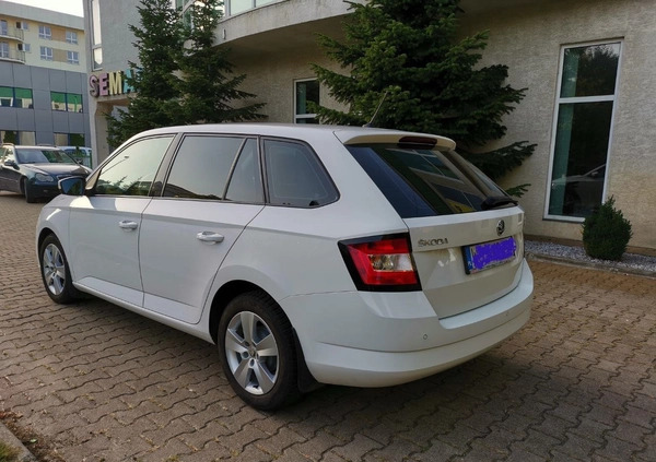 Skoda Fabia cena 25700 przebieg: 259000, rok produkcji 2017 z Warszawa małe 106